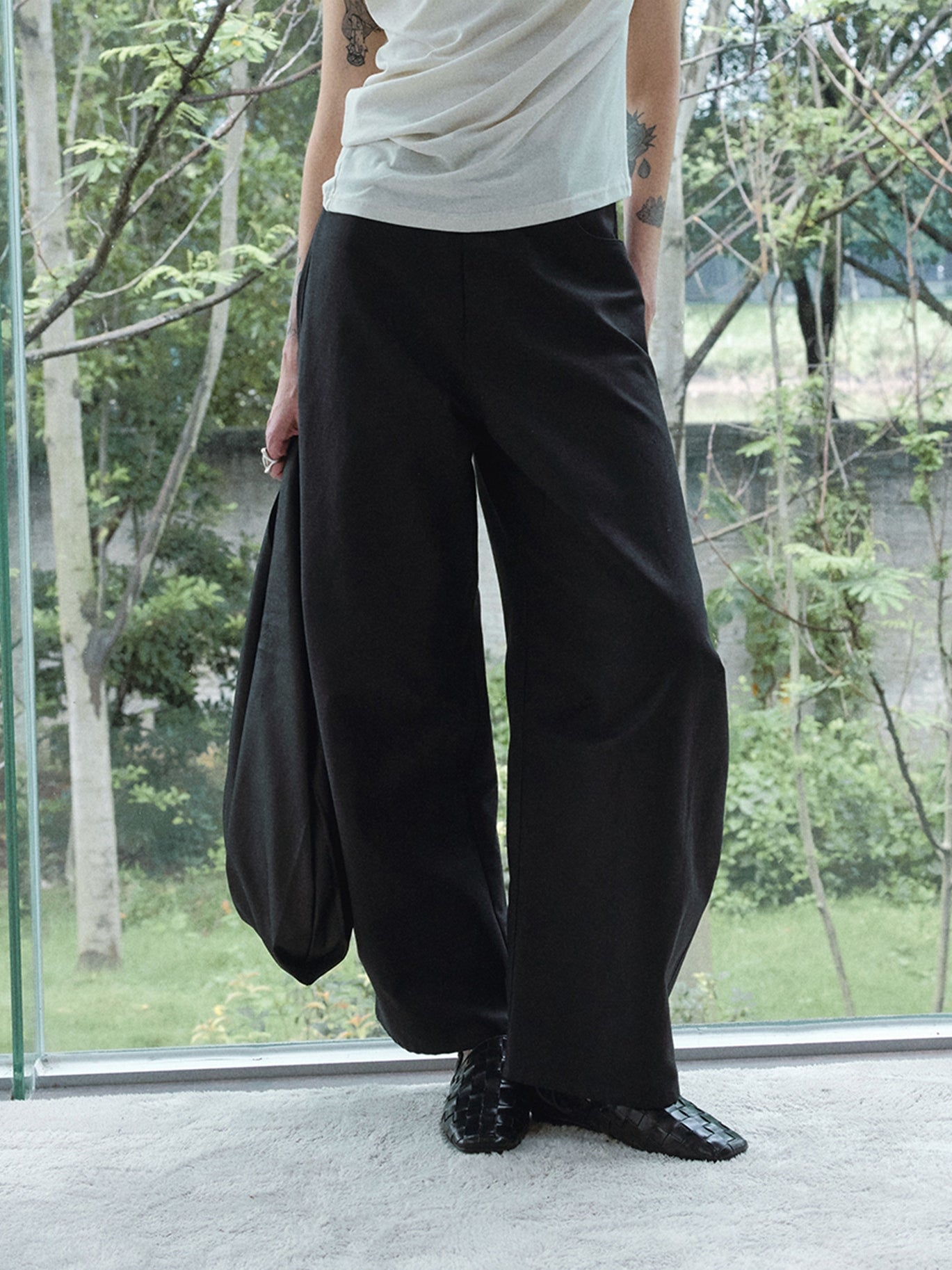 【PRE ORDER】カーブシルエットワイドパンツ