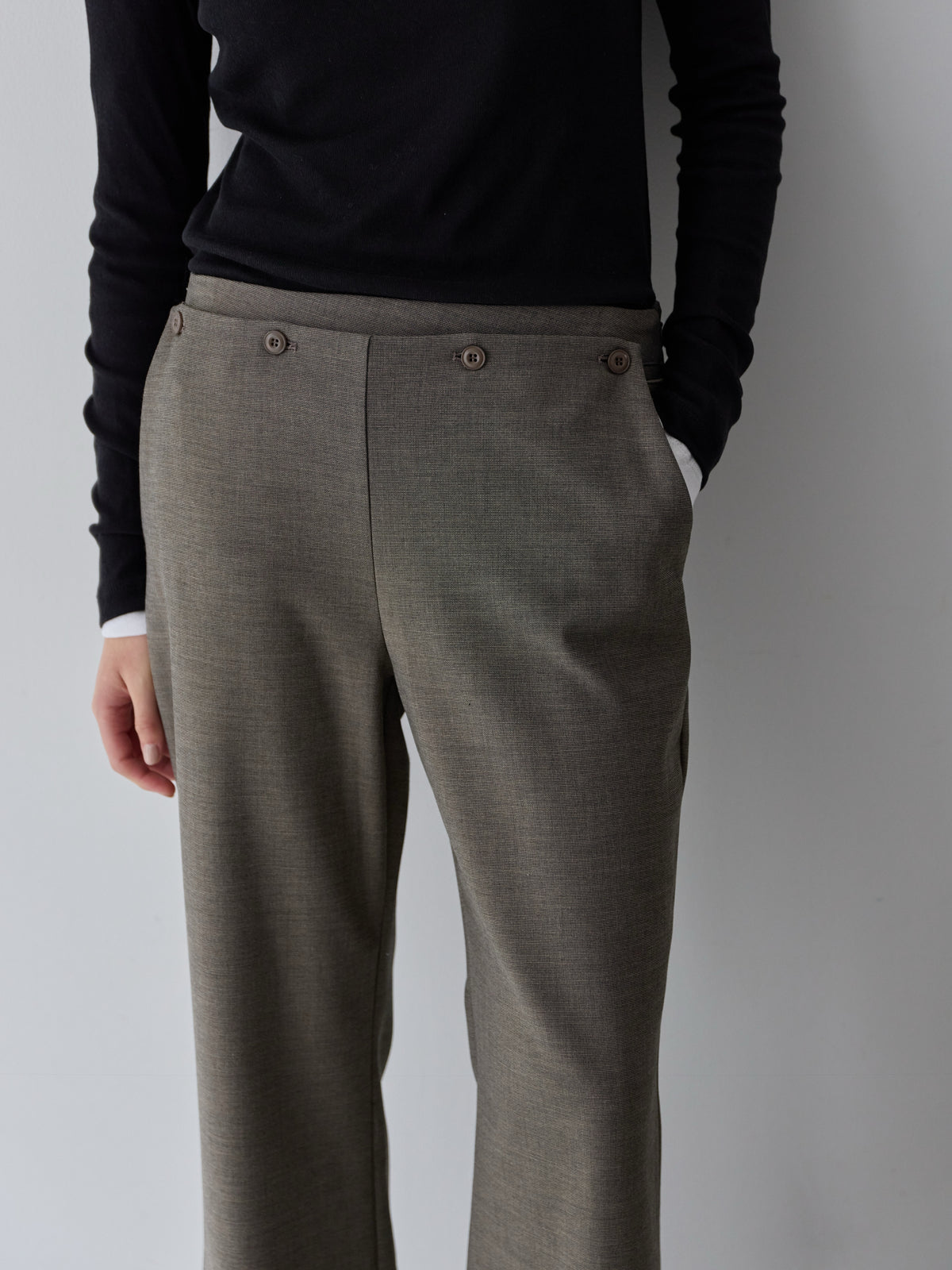 【POPUP】フロントボタンフレアパンツ
