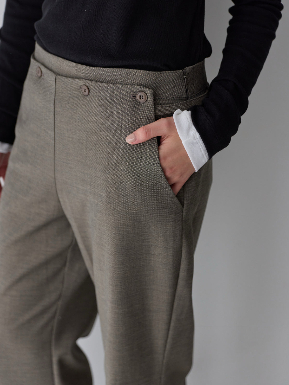 【POPUP】フロントボタンフレアパンツ