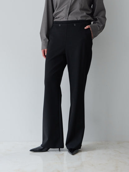 【POPUP】フロントボタンフレアパンツ