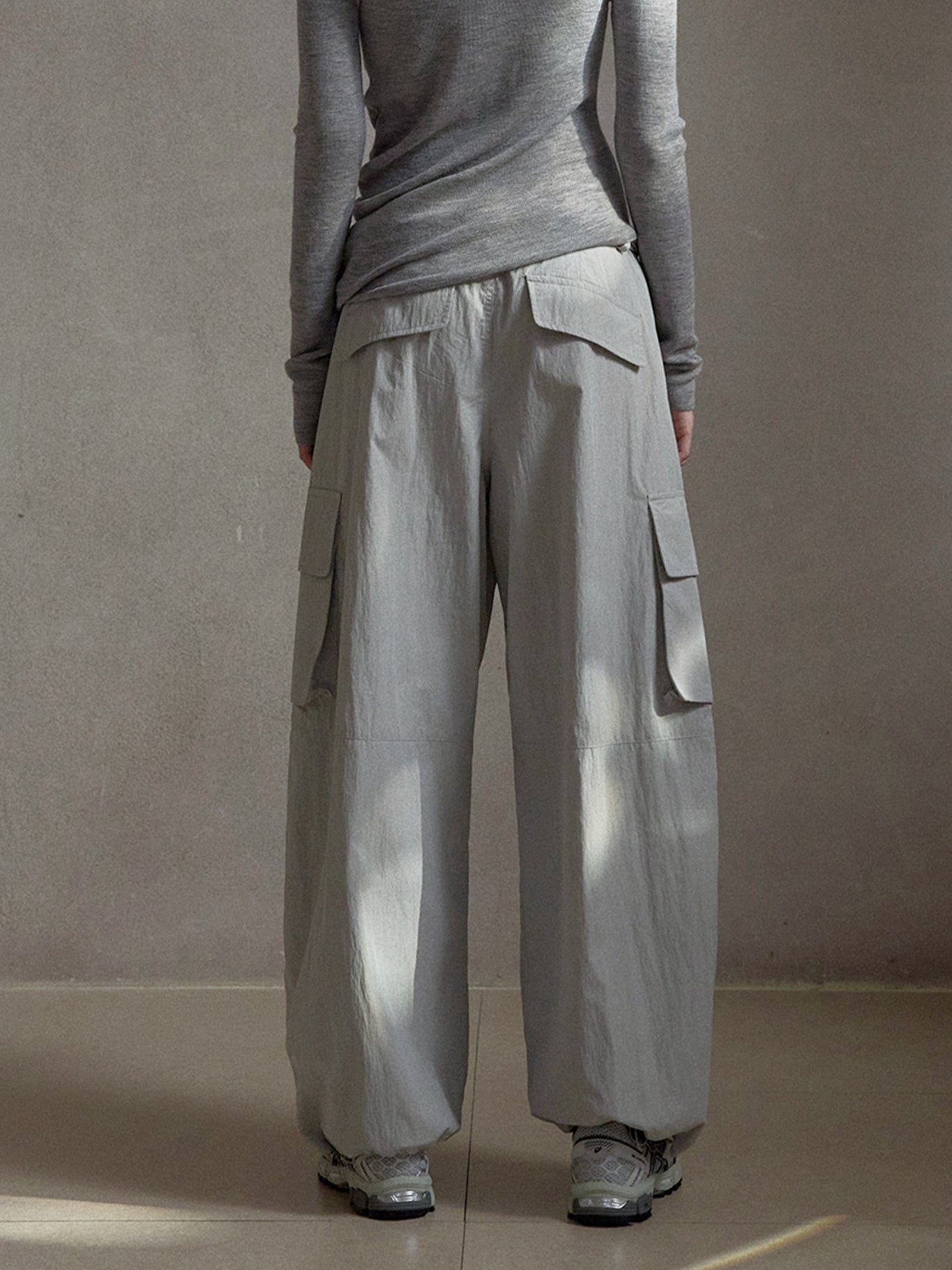 ドローストリングナイロンワイドカーゴパンツ