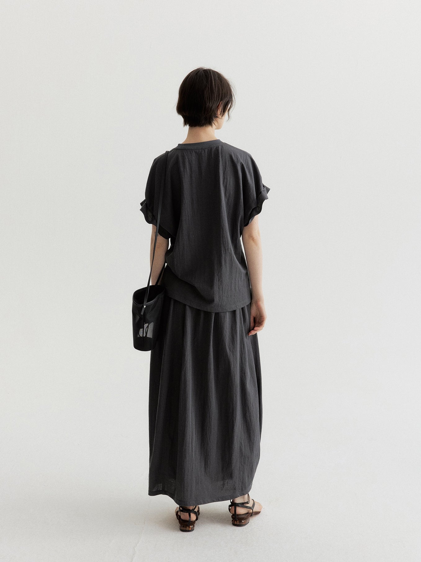 リネン混フリルスリーブドロップショルダーTシャツ【セットアップ可】