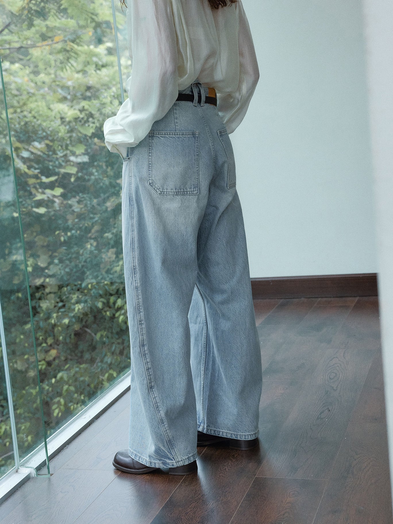 【PRE ORDER】カーヴィーシルエットデニムパンツ