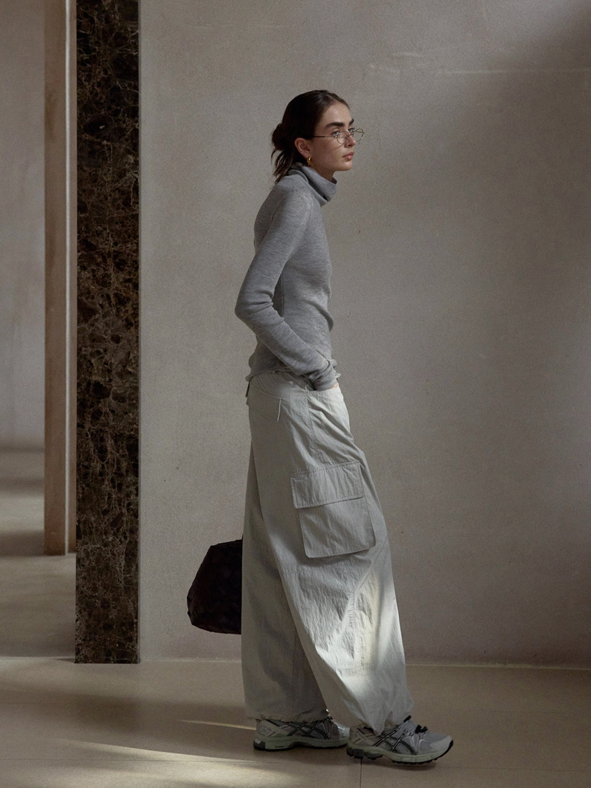 ドローストリングナイロンワイドカーゴパンツ