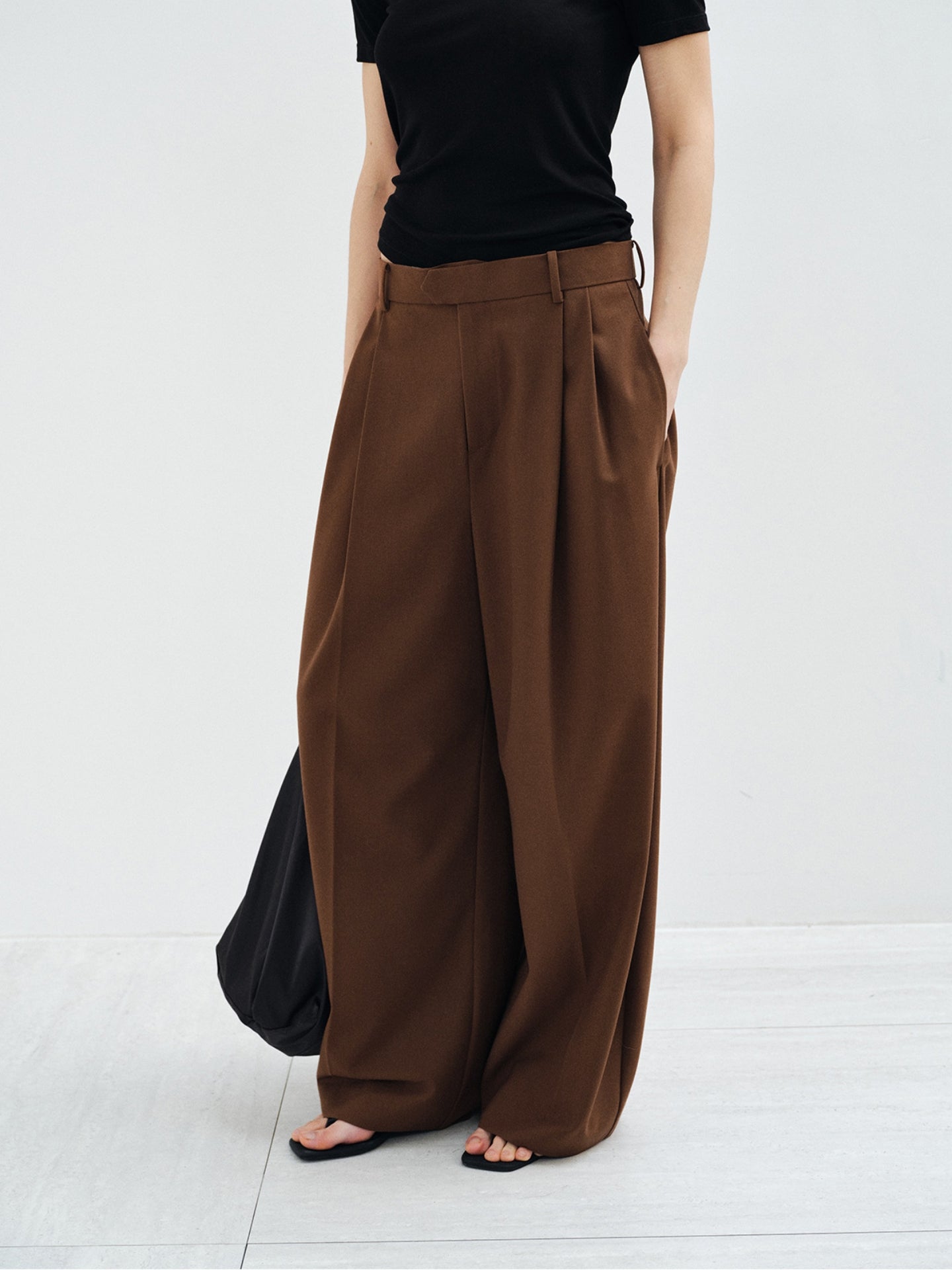 【COMING SOON】2タックワイドスラックスパンツ